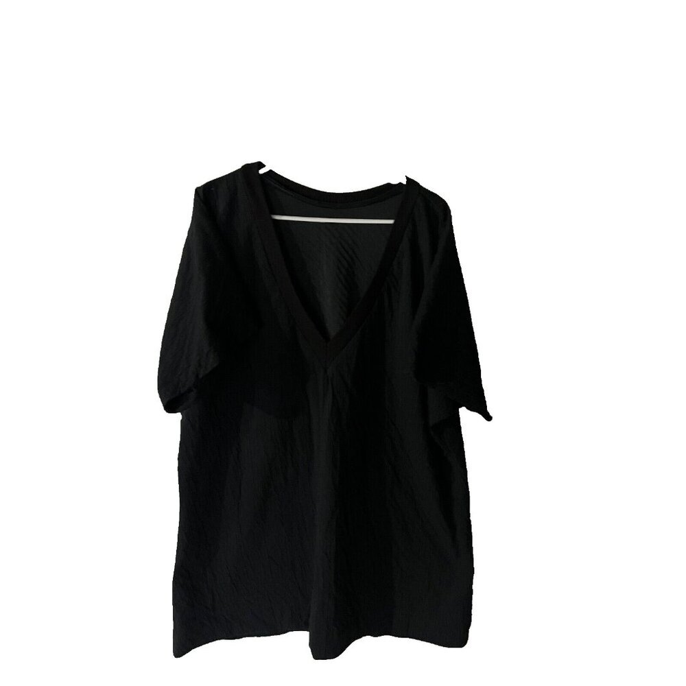 womans black textured shirt tunic plus size 2X?3X? v-neckline S/S gothic